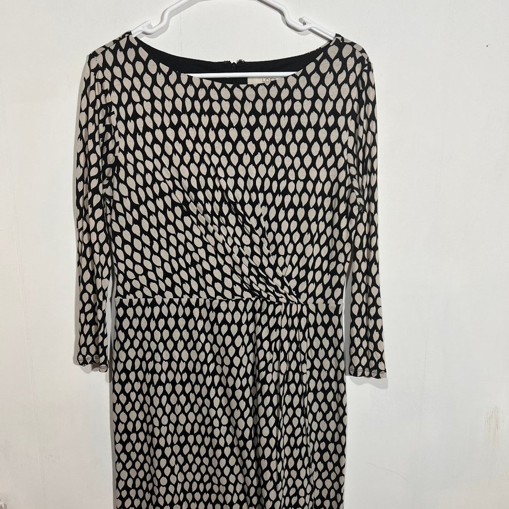 Sophisticated and Versatile: LOFT Medium Knit Long Sleeve Black Patterned Dress